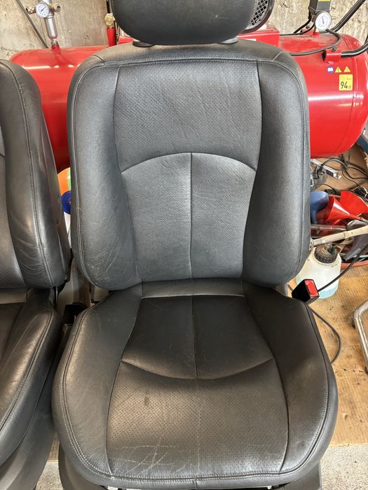 Предни кожени седалки за w211 пълен ел