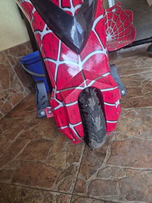 Vând tricicletă electrică  Drift copii 36v cu 3 viteze reglabile la buton funcție Bluetooth frână față lumini led perfectă pentru copii între 3 și 10.