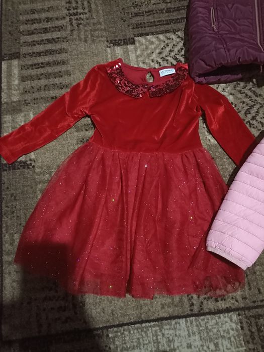 Детски дрехи 2 якета и една рокля