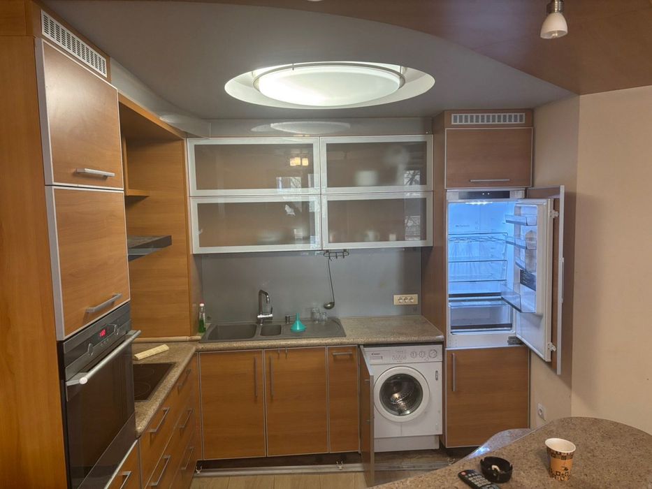 Нова цена 4500 лв. !!! Кухня с включени ел. уреди + тв секция