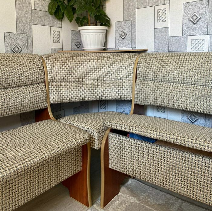 Продам диван для кухни