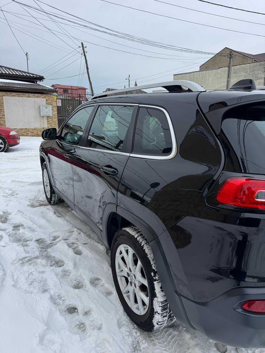 Vand autoturism jeep cherokee 4x4