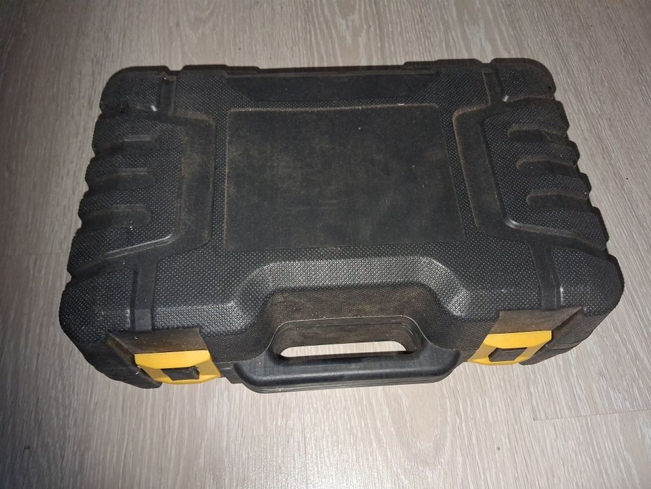 Насос двухпоршневой в кейсе.