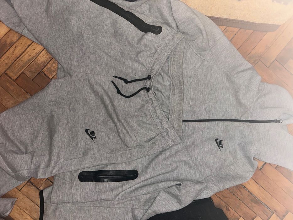 Nike tech fleece 2024