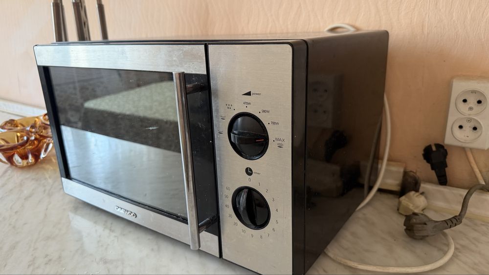 Продам микроволновую печь