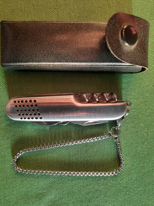 Briceag multifuncțional