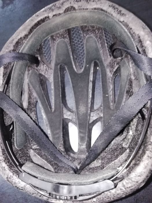 Cască ciclism și ochelari 50 RON,