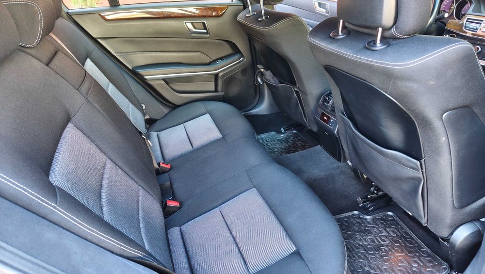 Продавам Mercedes Benz E 220 9-G