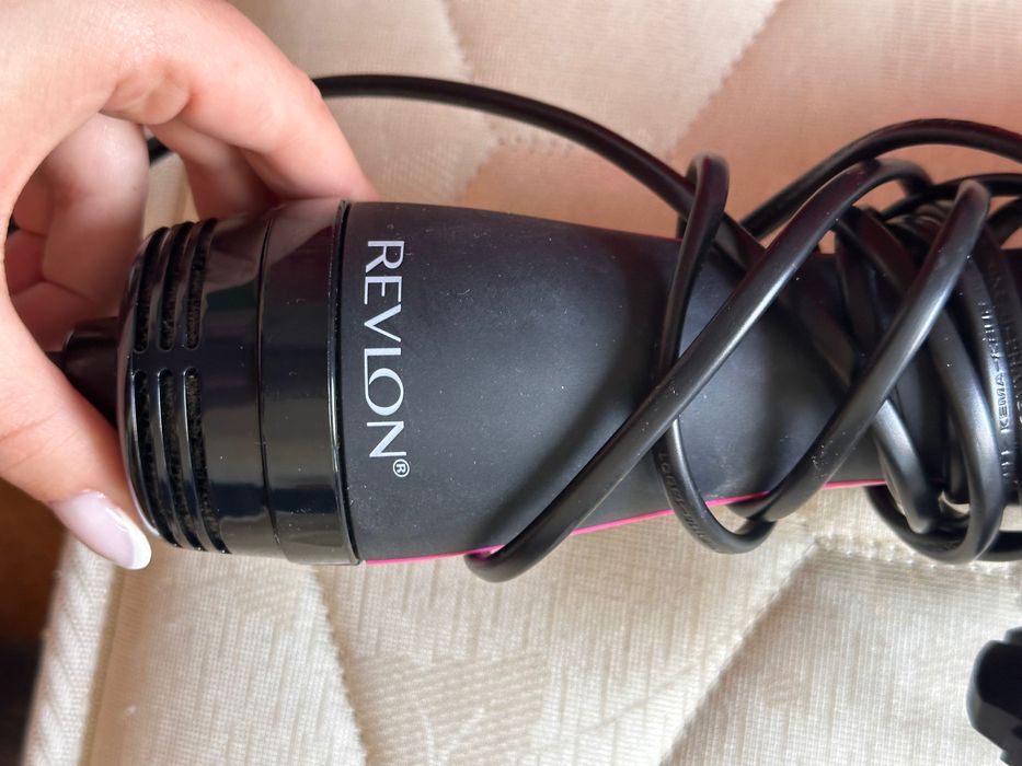 Електрическа четка сешоар за коса REVLON