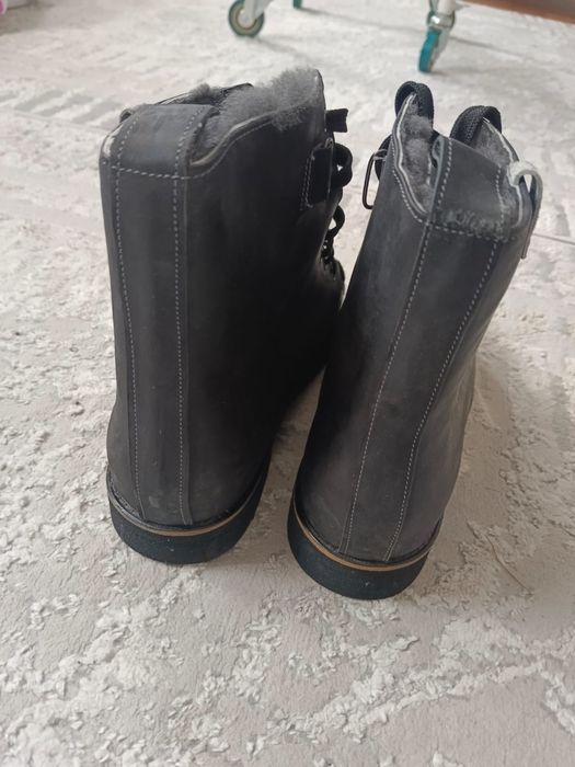 Продам новый  зимний обувь