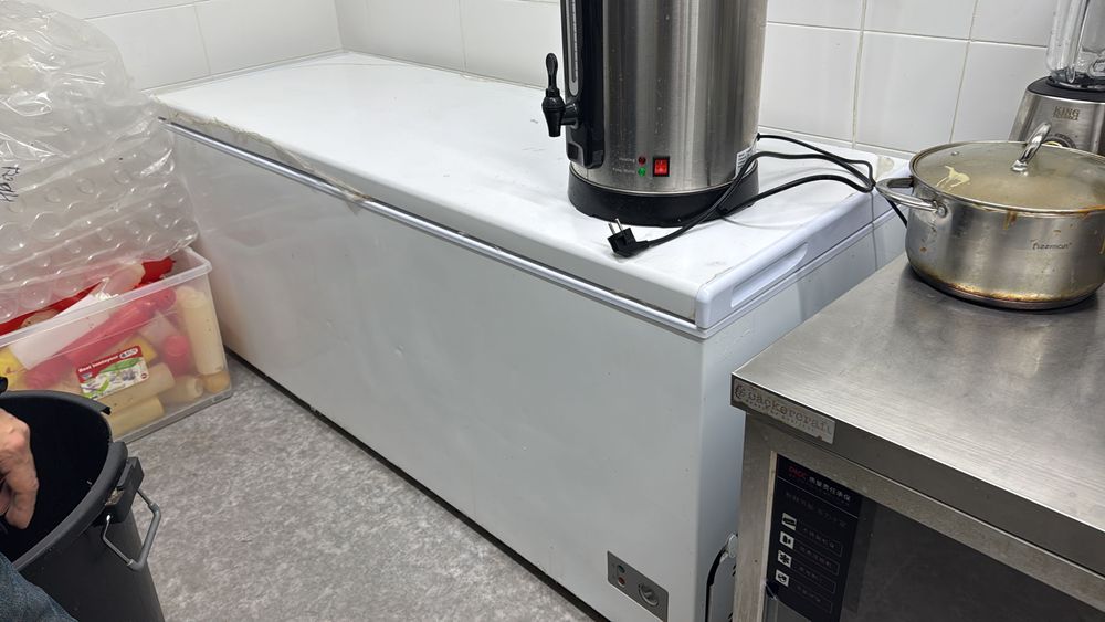 Продам морозильную камеру