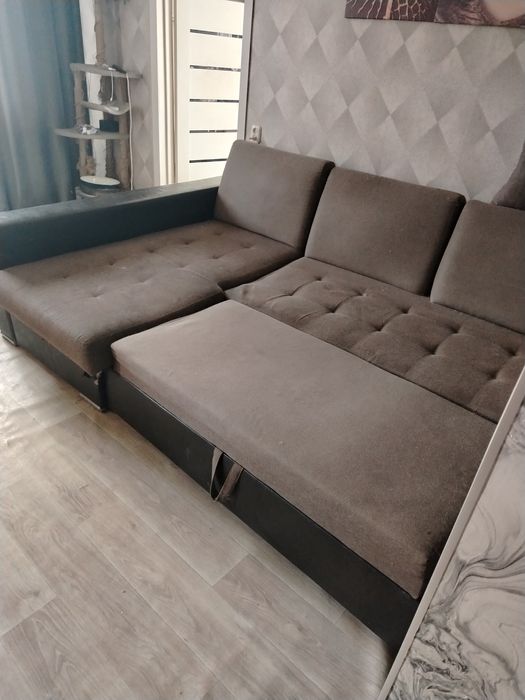 Диван угловой с пуфиком