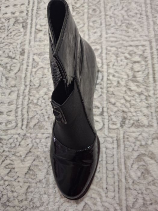 Полусапожки лаковые