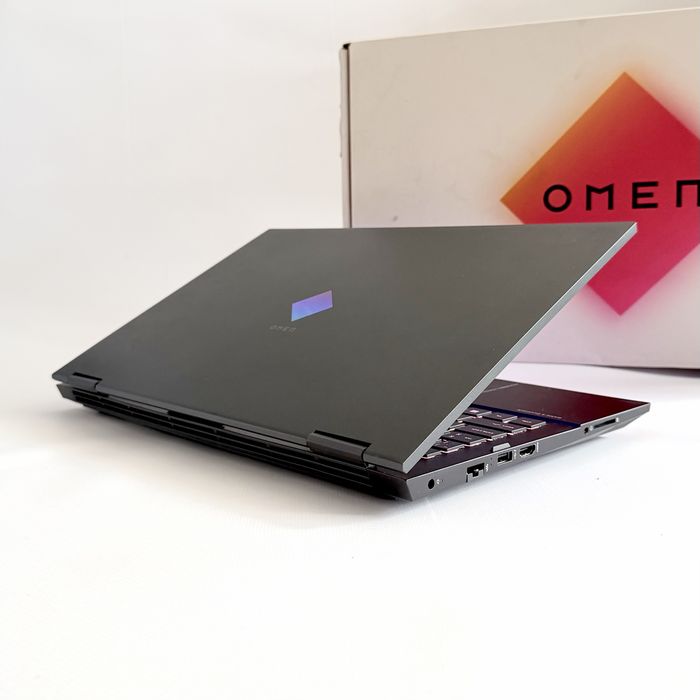 HP Omen 15/IPS 144Hz/Ryzen 7 5800H/RTX 3070 8GB/RGB/16GB/512GB NVMe