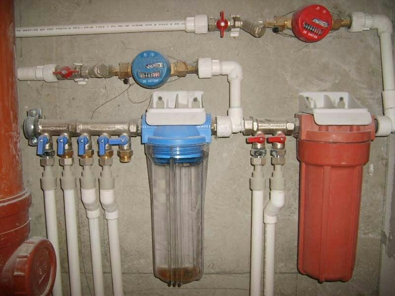 Фильтр воды для водонагревателя. Компенсаторы гидроудара водопровода. Кран с компенсатором гидроудара. Компенсатор гидроудара 3/4. Защита водопровода от гидроудара в доме.