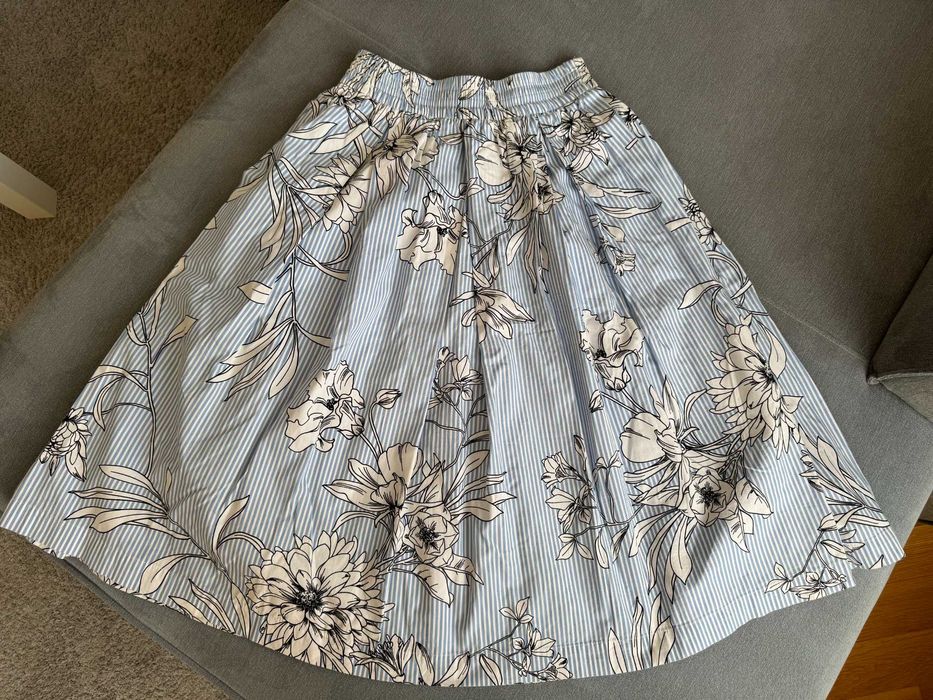 Пола Zara - Като нова, XS размер, но отговаря и за S, с джобове