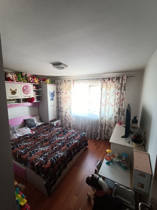 Vând apartament 3 camere