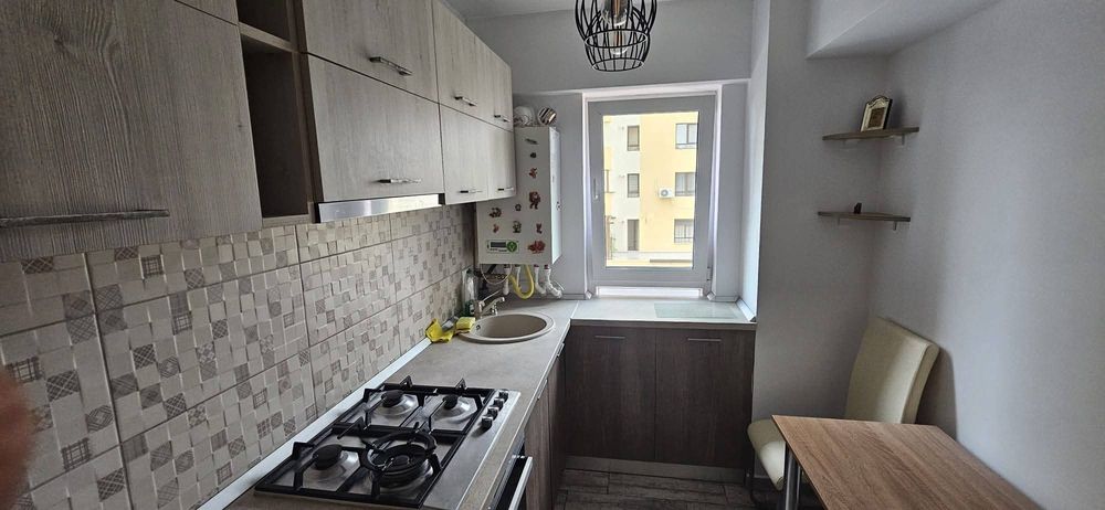 Închiriez apartament