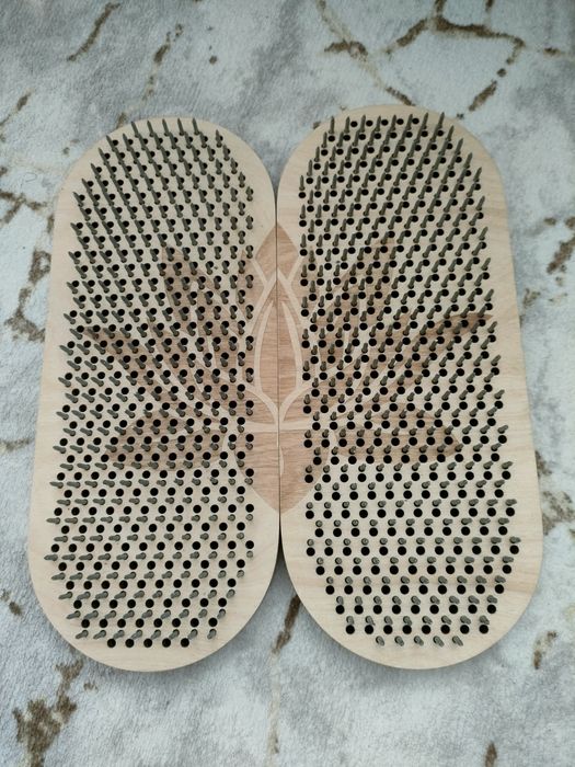 Доска Садху. Гвоздестояние.