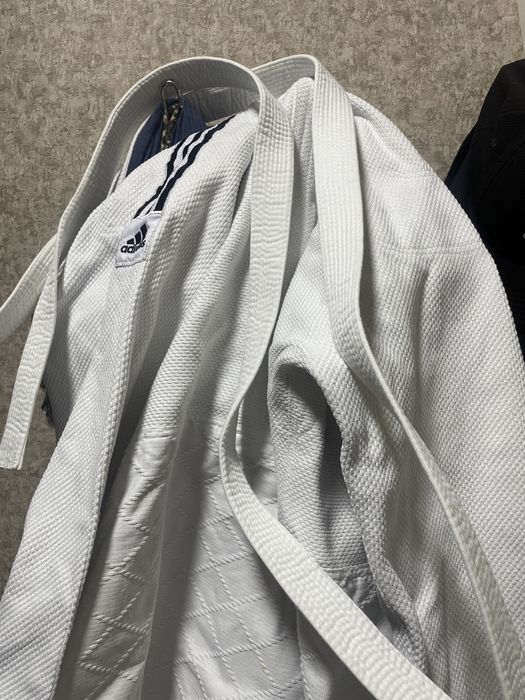 Дзюдоги, форма для дзюдо.