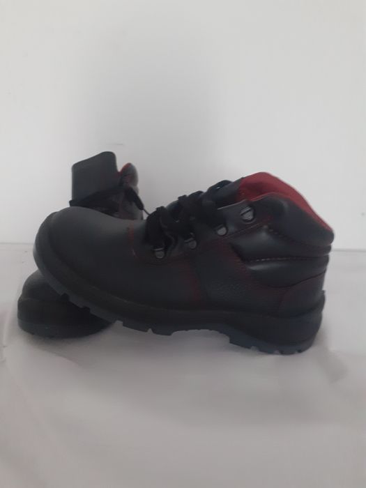 Продается спецобувь