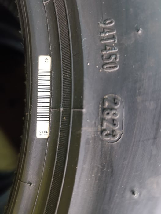 O anvelopă de iarnă nouă 215 60 16 Pirelli Seal dot 2023