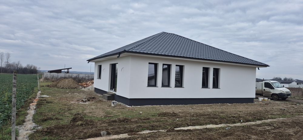 Vind casa noua in Satu Mare str Dara