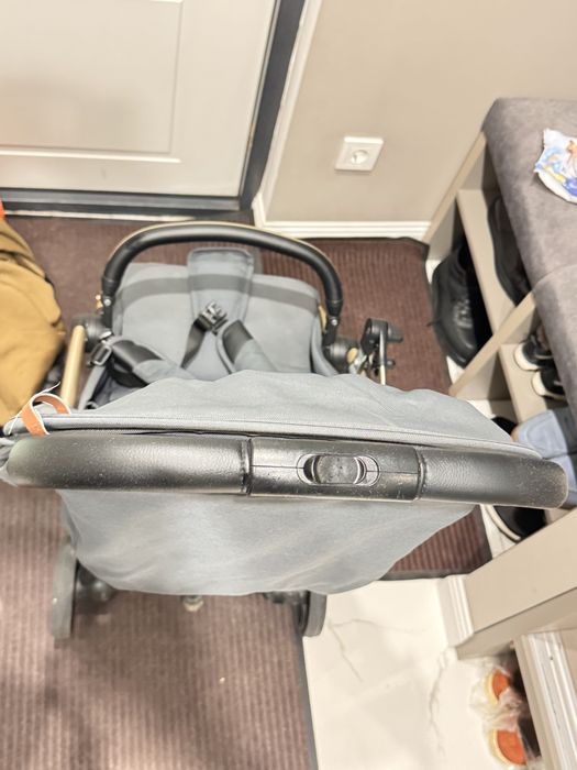 Продам коляску фирмы Chicco