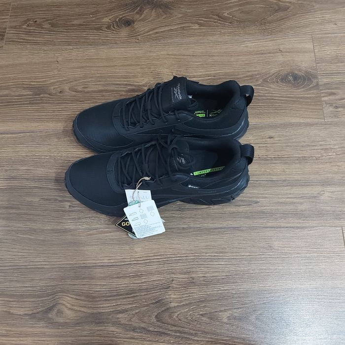 Vând bocanci noi Timberland & HH