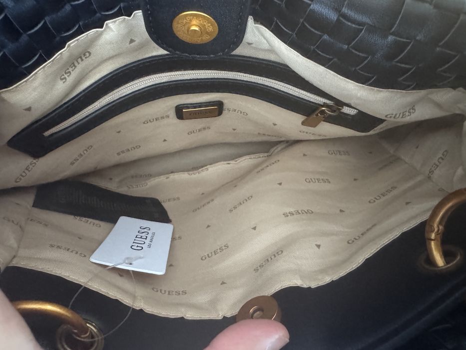 Guess нова чанта кожена