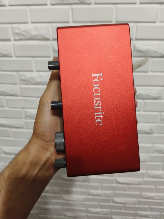 Focusrite Behringer