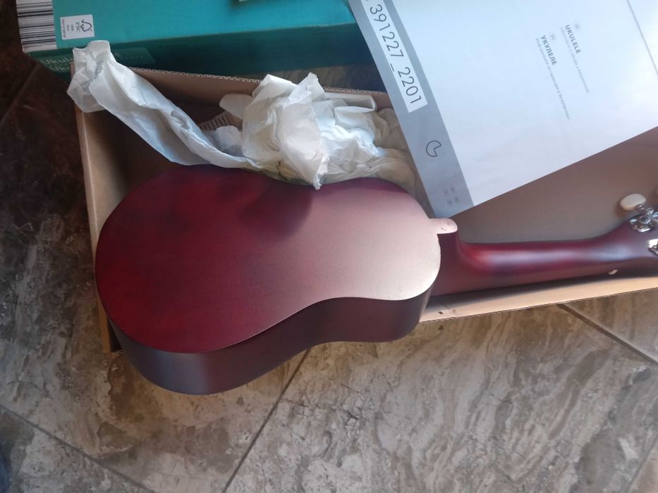 Детска китара  нова