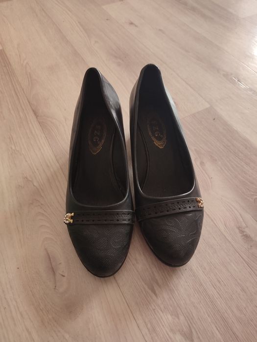 Продам туфли на 37 -38 р