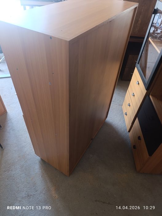 Продам не большой офисный шкаф