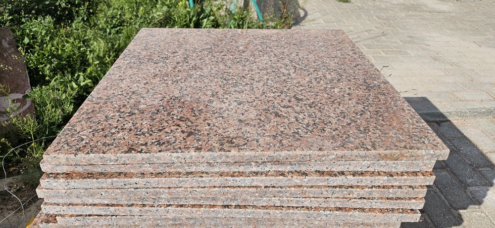 Гранит 60×60 24 шт, 60×30 20 шт.