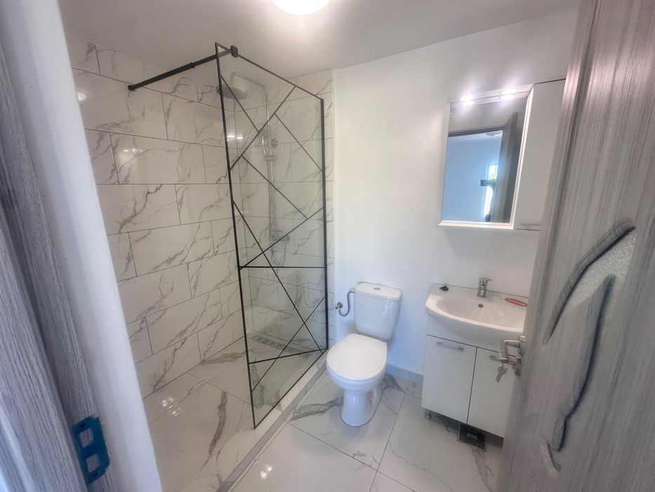 Casă renovată, 2 corpuri, teren 965 mp – Corbu