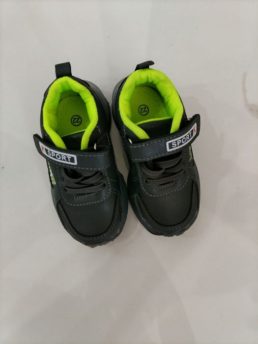 Бебешки маратонки със светеща подметка