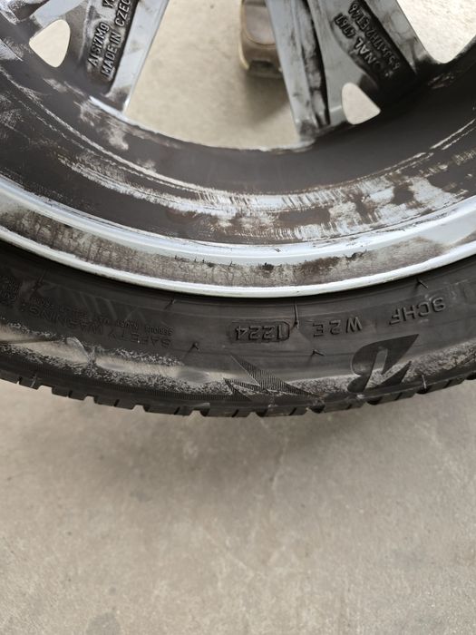 4 Броя 205/55/17 Bridgestone 2x8,5mm 2x7,2mm 24dot