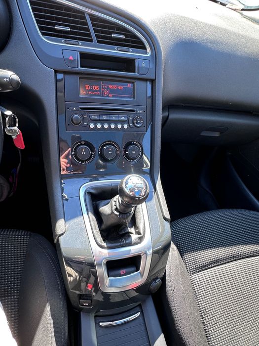 Peugeot 5008 an 2011