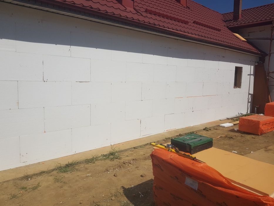 Amenajări interioare-exterioare
