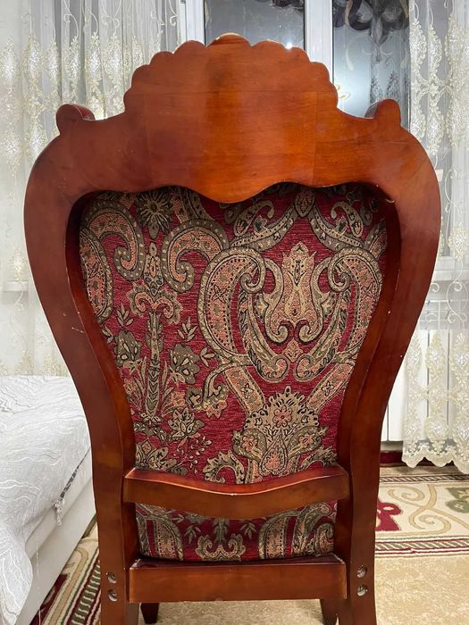 Стулья для гостей