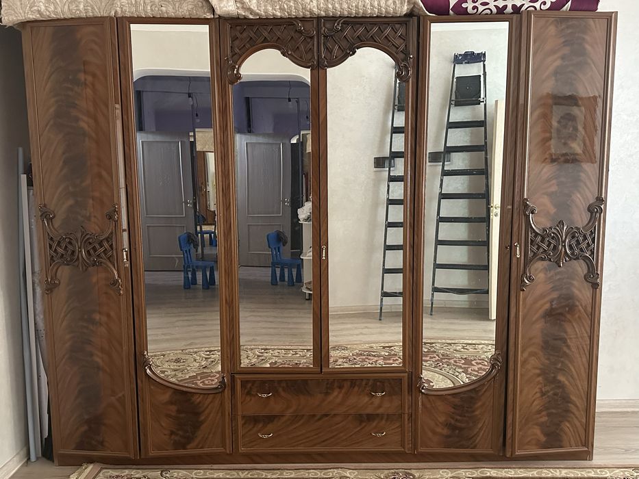 Спальный гарнитур