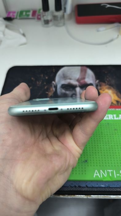 iPhone 11 64gb каробка есть