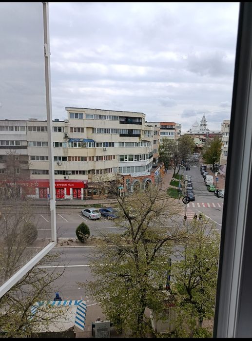 Vând apartament 3 camere