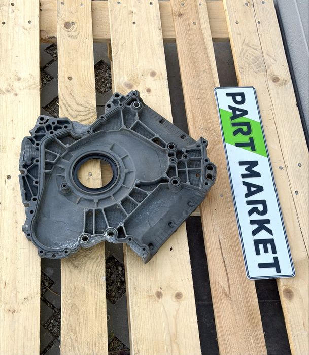 Капак двигател AUDI 3.0TFSI 06E103173