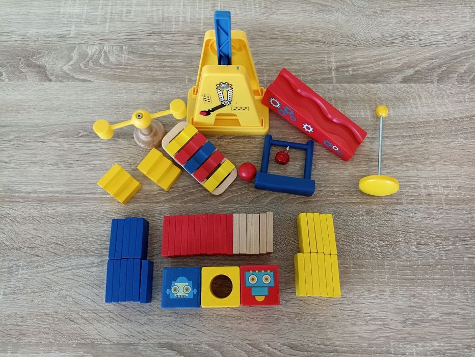 Дървена игра за подреждане и бутане, марбъл