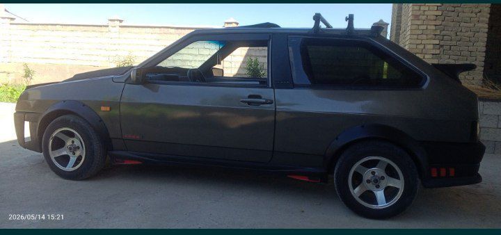 Vaz 2108 sotiladi
