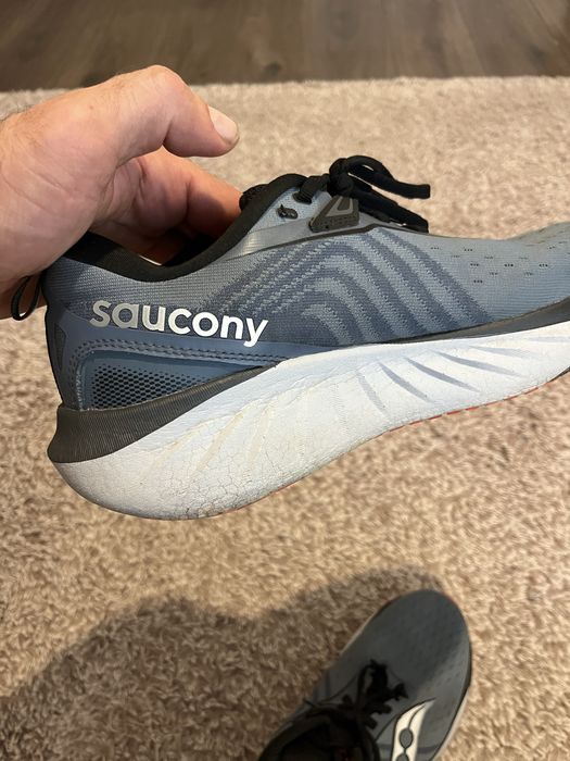 Saucony Triumph 12-оригинални маратонки