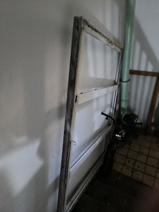Отдам бесплатно оконные рамы б/у