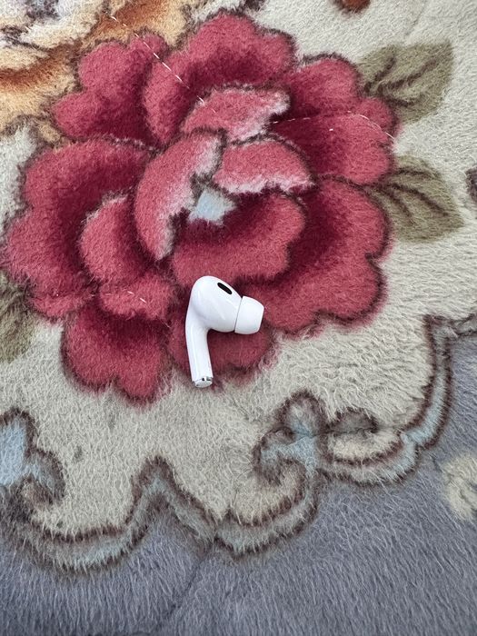 Левый наушник airpods pro 2
